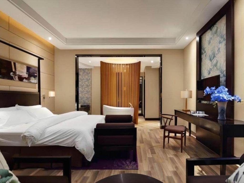 Jinjiang Metropolo Hotel - Liyang Tianmu Lake Changzhou  Extérieur photo